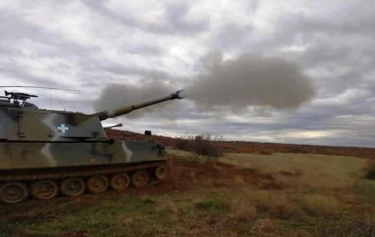 ΓΕΣ: Εντυπωσιακά πλάνα από την Εκτέλεση Βολών στην Περιοχή Ευθύνης Δ’ ΣΣ (Εικόνες)